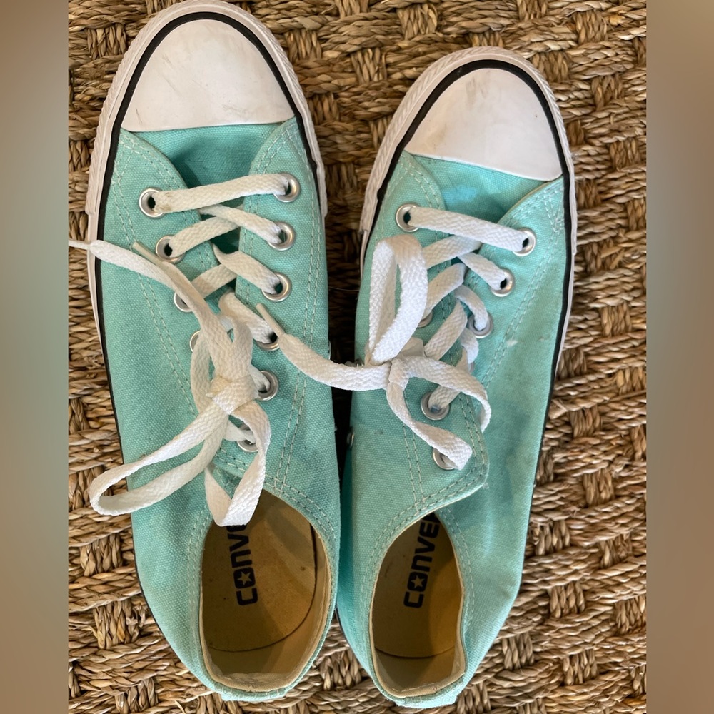 Converse size 7